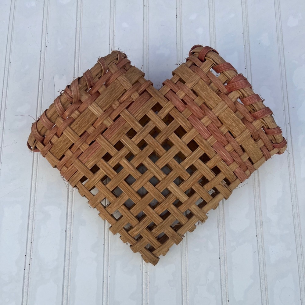 Handmade Heart Shaped Woven Wood Wall Basket Pocket Rustic Brown Lattice Decor